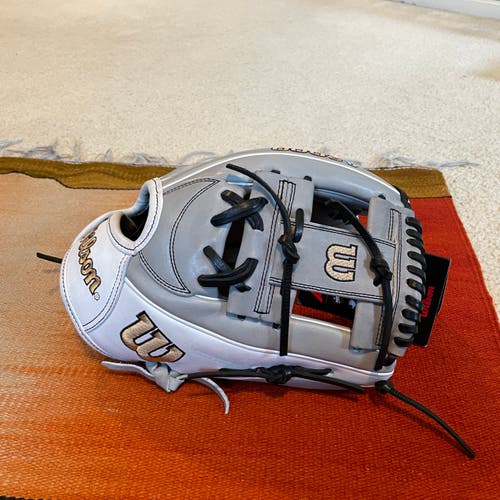Brand New 2022 Wilson A2000 H75 Fastpitch Softball Glove 11.75" WBW1004371175