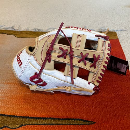 Brand New Wilson A2000 FP75 SuperSkin Softball Glove 11.75"