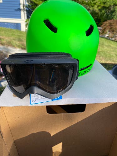 Kid's Small Giro CRUE Helmet Plus Giro Chico Goggles