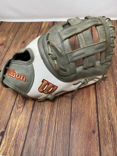 A2000 Superskin First Base Mitt
