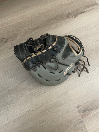 Used Wilson Right Hand Throw First Base A2000 Baseball Glove 12.5" 1617