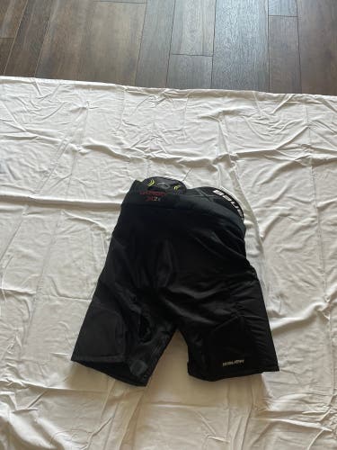 Junior XL Bauer  Vapor X2.9 Hockey Pants