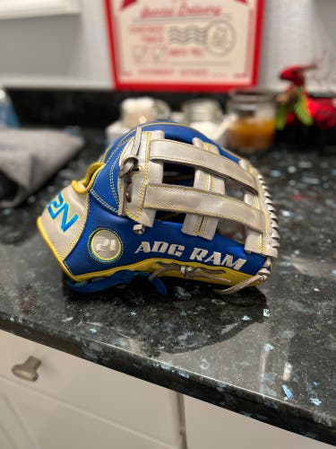S2N Custom Glove