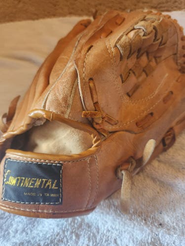 Continental Pro-102 Right Hand Throw Baseball Glove 11.5"