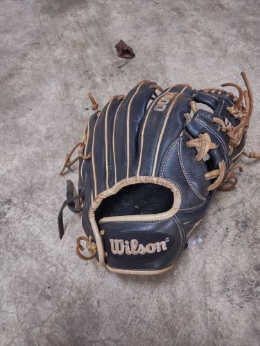 Used Wilson Right Hand Throw Infield A1000 Baseball Glove 11.75"