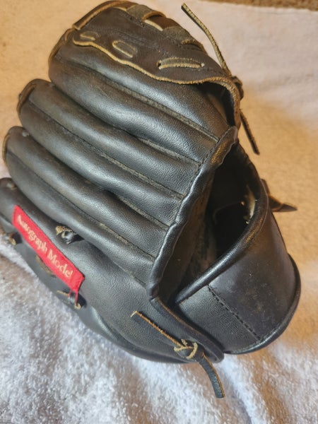 Rawlings Right Hand Throw RBG224BF Ken Griffey Jr Autograph Model Baseball  Glove 11 | SidelineSwap