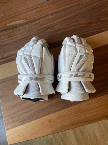 Used Player's True Frequency 2.0 Lacrosse Gloves 12"