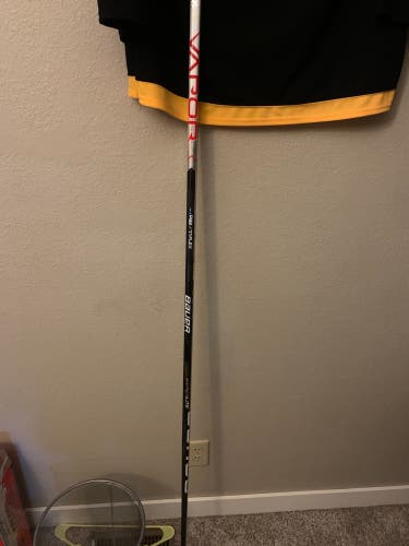 Senior Right Handed P92 Vapor Hyperlite Hockey Stick