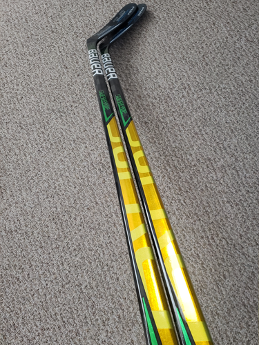 NEW! 2-pack Bauer Supreme UltraSonic Hockey Stick: Right P92M 77 Flex