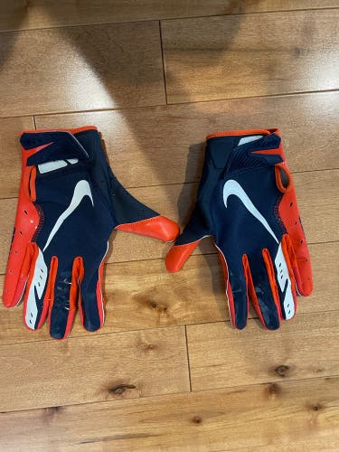 Syracuse Orange football gloves