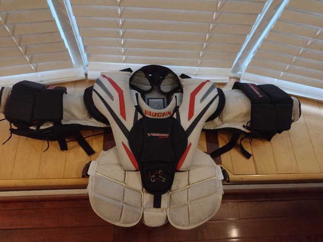 Used Medium Vaughn Vision 9200 Goalie Chest Protector