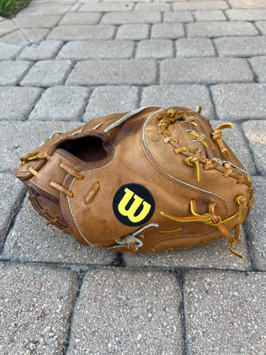 Wilson A2000 Catcher's Baseball Glove 34" - Brown - Right Hand Throw