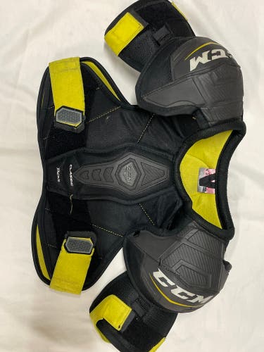 Used Medium CCM Tacks Shoulder Pads
