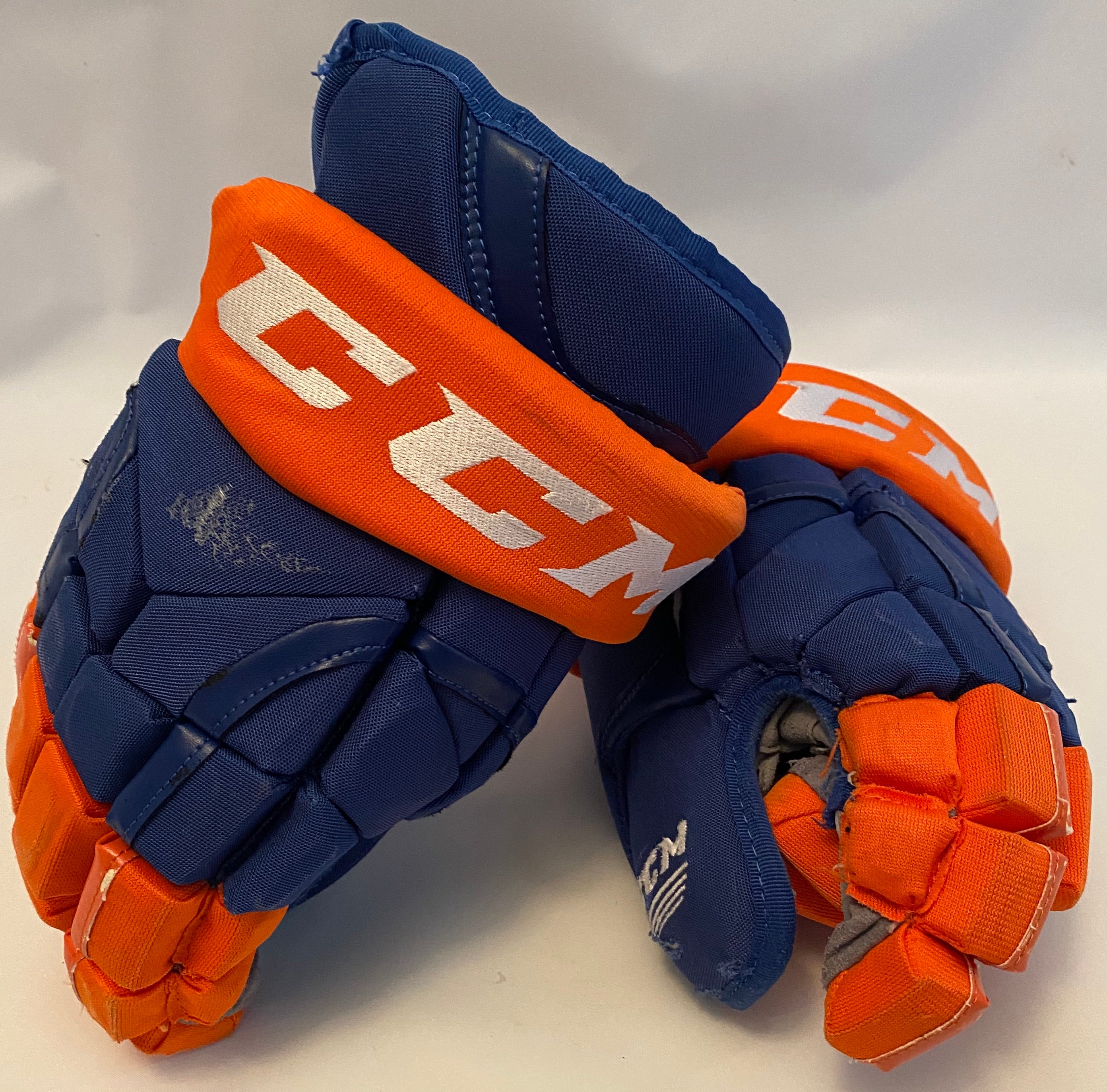 Middlesex Islanders Gear New CCM HG852 Gloves 10