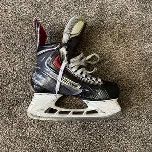 Bauer Vapor APX2 Intermediate Hockey Skates