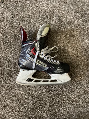 Bauer Vapor APX2 Intermediate Hockey Skates