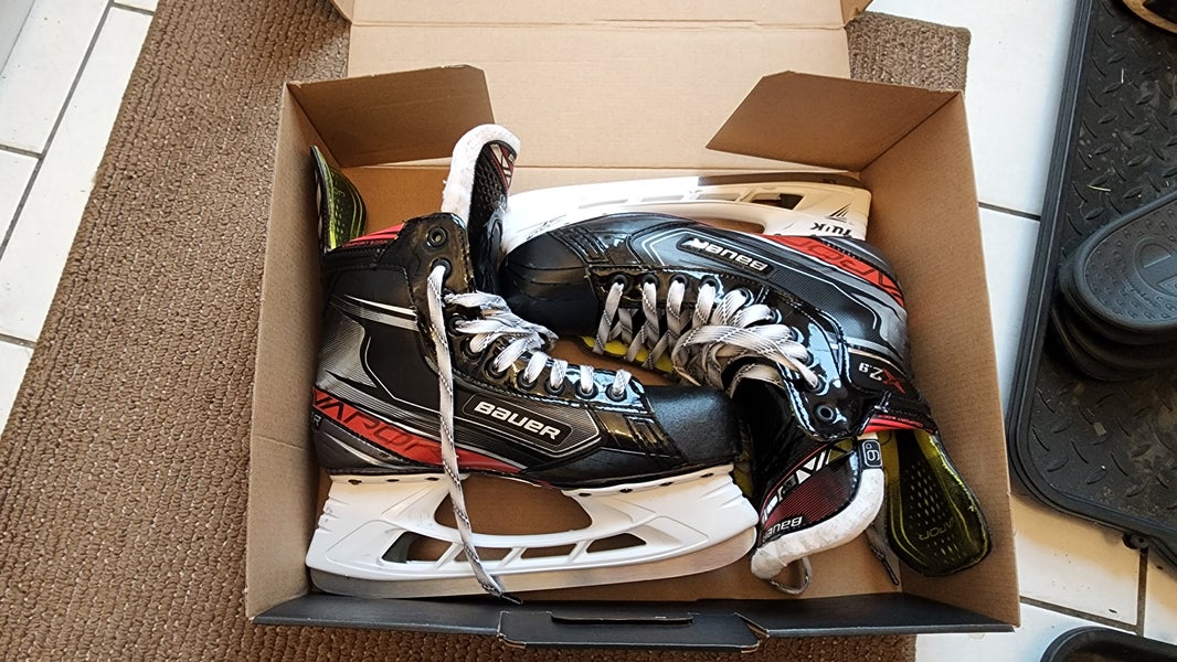Senior Used Bauer Vapor X2.9 Hockey Skates Regular Width Size 9