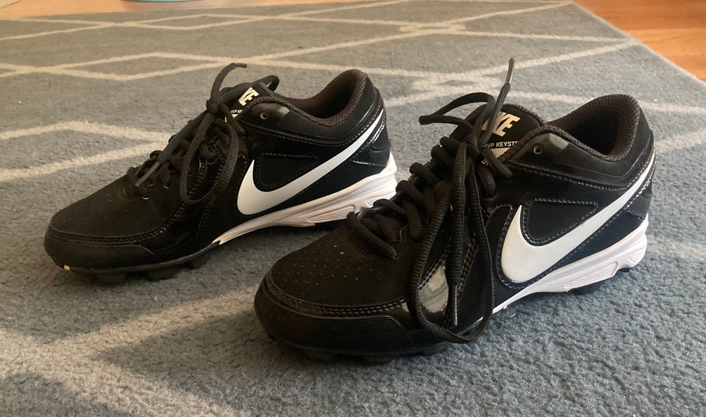 Size 3.5Y Nike "MVP Keystone" Black Youth Molded Baseball Cleats