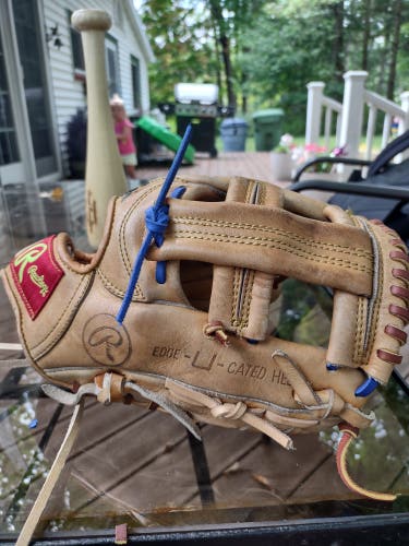 Japan Style Rawlings American Flap RHT Infield Glove