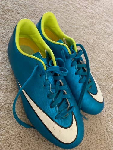 Cleats Used Nike Mercurial Vapor Youth Size 2.5Y