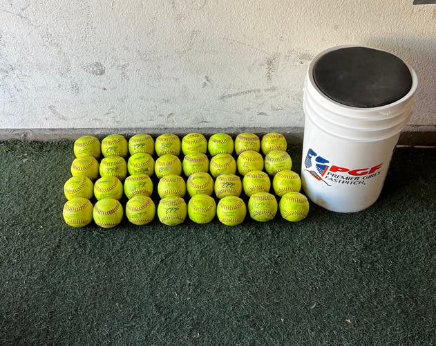 Softballs 12” Fast Pitch 12U+ (x32) With PGF Bucket