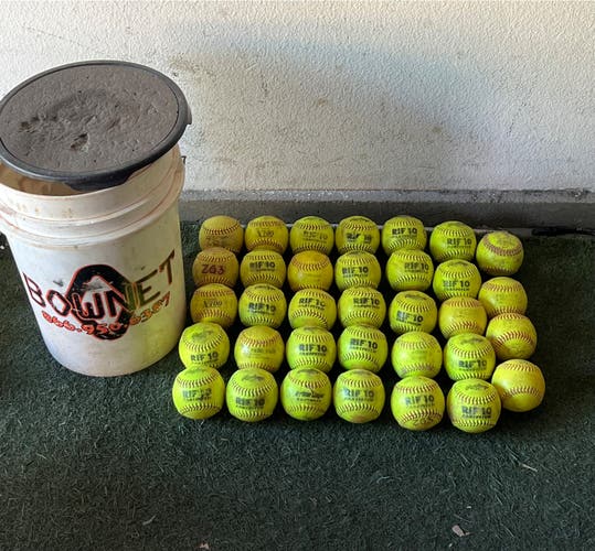 Rawlings 11” Softballs 10U With Bucket (x35)