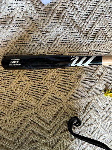 MARUCCI AM22 WOOD BAT GREAT CONDITION 33"