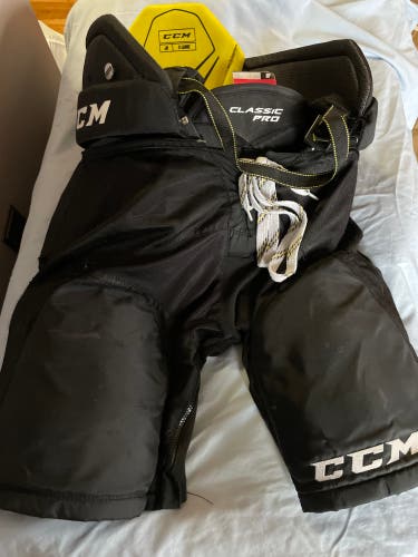 Junior XL CCM Tacks Classic Pro Hockey Pants