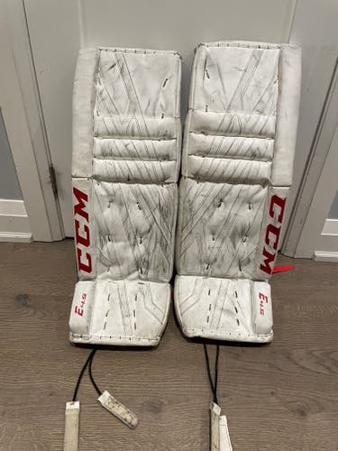 Used 28" CCM Eflex4 Junior Goalie Leg Pads