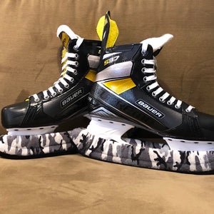 Bauer Supreme Ice skates size 9.5 Perfect Condition