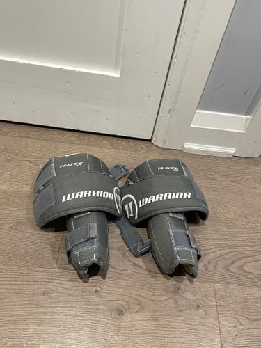 Used Warrior RGT2 Junior Goalie Knee Pads