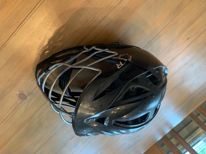 Player's Cascade R Helmet