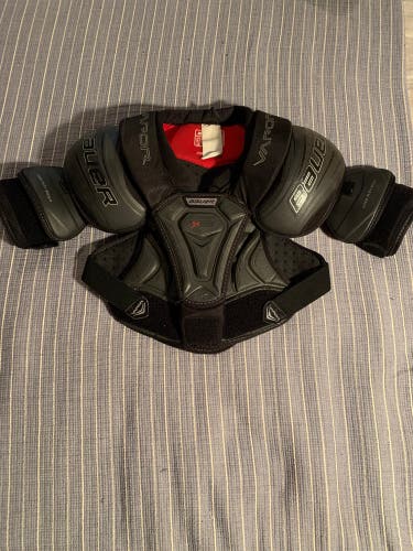 Junior Large Bauer Vapor x900 Lite Shoulder Pads