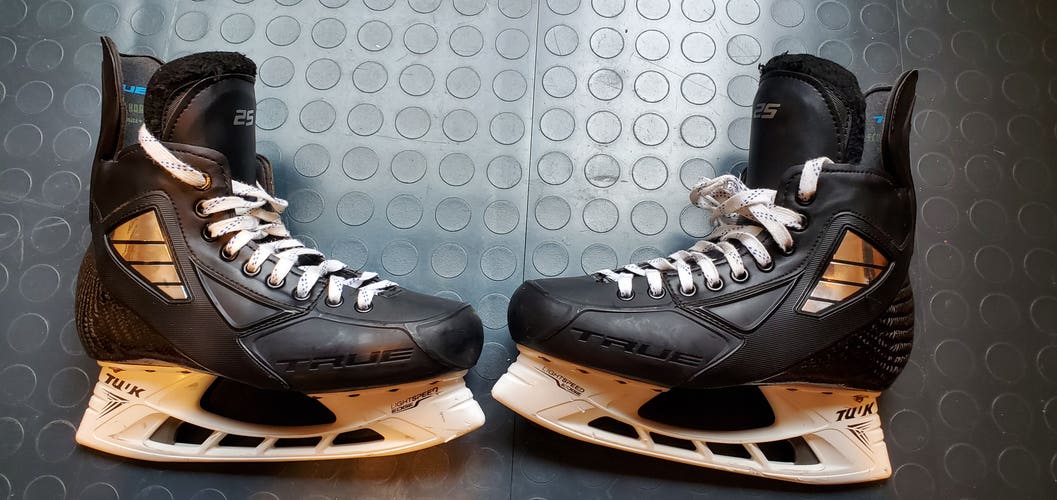 True Pro Custom Hockey Skates - Pro Stock Size 7D - Virtually Brand New