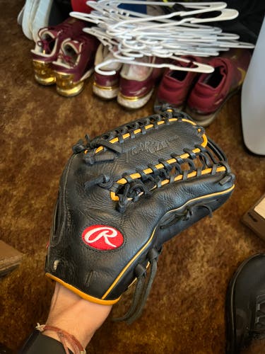 Rawlings gamer outfield mitt (never used) NWOT
