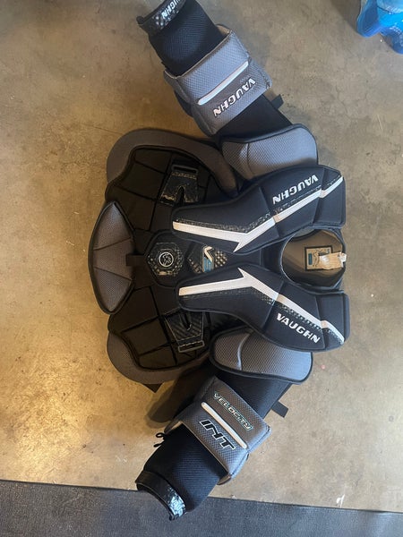 Vaughn Velocity V9 Intermediate Goalie Chest & Arm Protector in Black Size intermediate