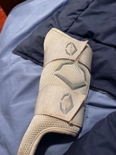 Used Senior EvoShield Shin Guards Elbow Guard