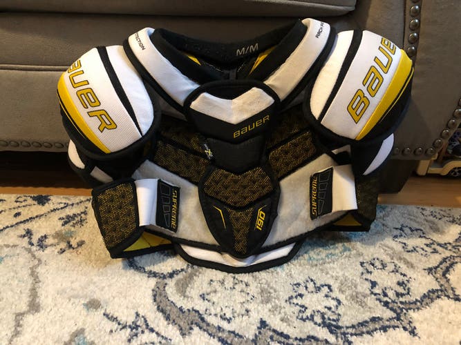 Bauer Supreme S190 Junior medium shoulder pads