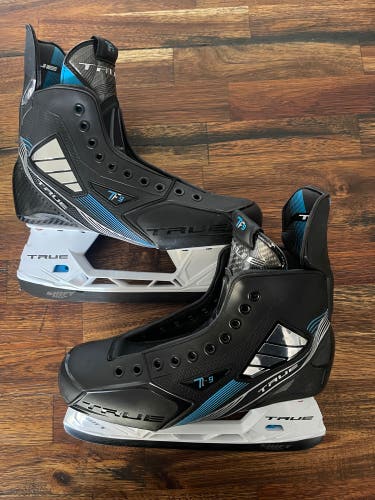 Used True TF9 8W Hockey Skates