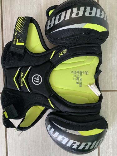 Youth Small Warrior  Alpha QX Shoulder Pads