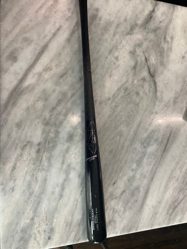 Louisville Slugger Maple 2022 Wood (-3) 30 oz 33" C271 Bat