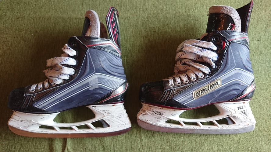 Bauer Vapor X700 Hockey Skates Regular Width Size 7