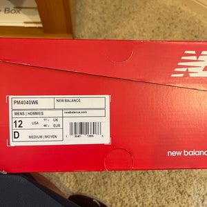 White Men's Molded Cleats High Top 4040v6