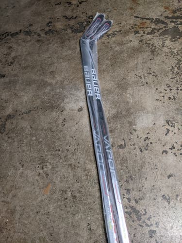 Two (2) New Senior Bauer Right Handed Vapor Hyperlite Hockey Stick P28