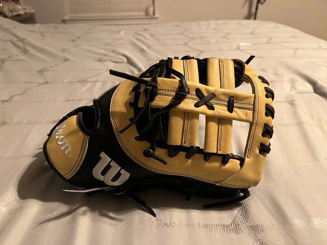 Wilson A2K Jose Abreu model first base mitt