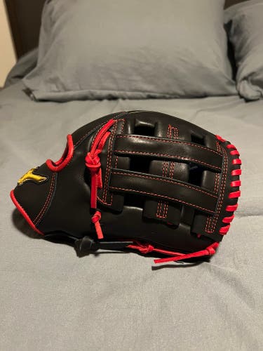 Austin Riley Mizuno Pro Infield 11.75" Pro Baseball Glove
