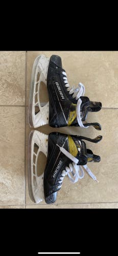 Used Bauer Regular Width Size 9.5 Supreme UltraSonic Hockey Skates