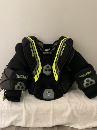 Vaughn VE8 Int Goalie Chest Protector