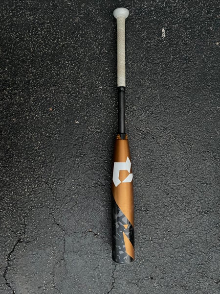 Used USSSA Certified 2022 DeMarini Composite Zoa Bat (-10) 19 oz 29"