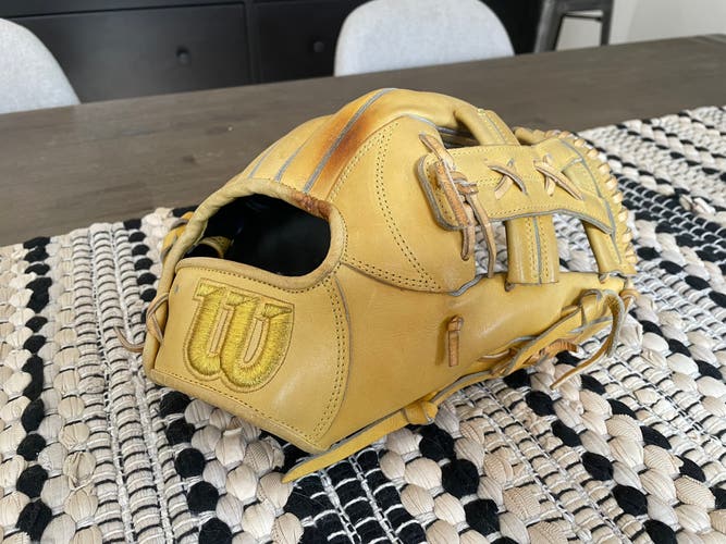 Used Infield 11.75" Innovation japan model (limited) Baseball Glove